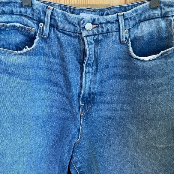 Good American Good Mom Jeans in Blue586 - Picture 2 of 10